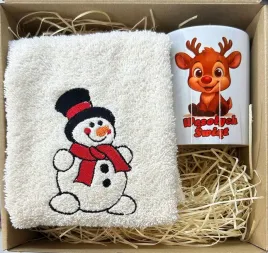 box-prezent-recznik-do-rak-30x50-z-haftem-swiateczym-balwana-kubek-renifer