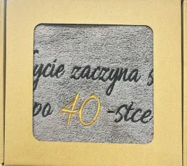 prezent-urodzinowy-recznik-70x140-zycie-zaczyna-sie-po-70-haft-dowolna-data