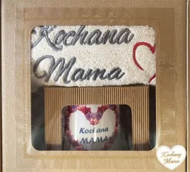 prezent-na-dzien-mamy-box-prezentowy-reczniki-50x100-kubek-kochana-mama