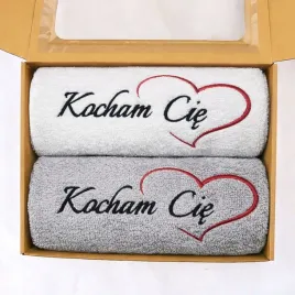 prezent-na-walentynki-komplet-recznikow-kapielowych-kocham-cie-50x100