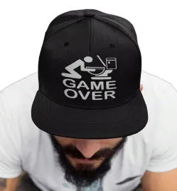 czapka-snapback-czarna-z-haftowana-grafika-styl-streetwear-game-over