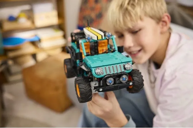 lego-technic-42227-suv-jeep-wrangler-rubicon
