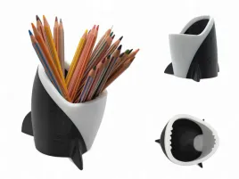 organizer-na-biurko-rekin-przybornik-na-kredki-olowki-dlugopisy-shark