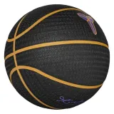 pilka-playground-8p-k-bryant-deflated