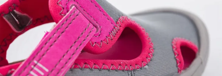 new-balance-sandaly-grey-pink-material-pianka