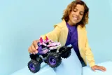 lego-technic-42220-monster-jam-sparkle-smash-z-napedem-typu-pull-back-material-plastik