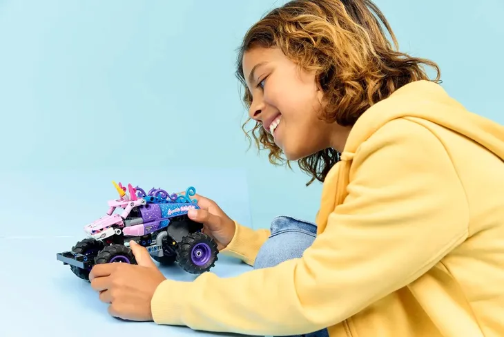 lego-technic-42220-monster-jam-sparkle-smash-z-napedem-typu-pull-back-stan-nowy-plec-unisex