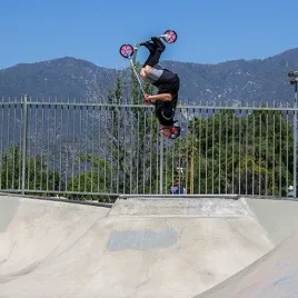 hulajnoga-razor-a5-lux-srebrna-13073001