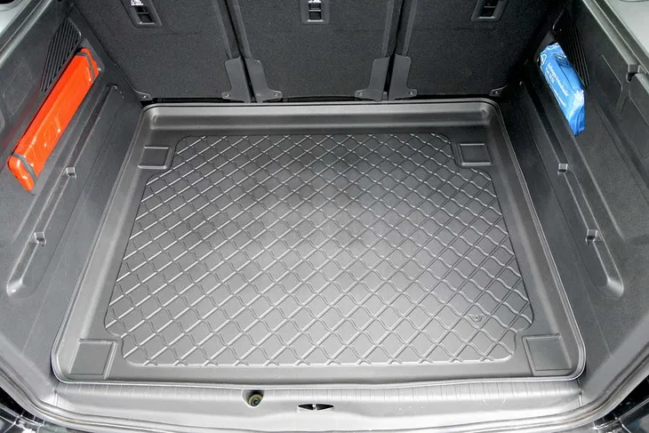 opel-e-combo-e-life-2021-teraz-mata-bagaznik-waga-z-opakowaniem-4-kg
