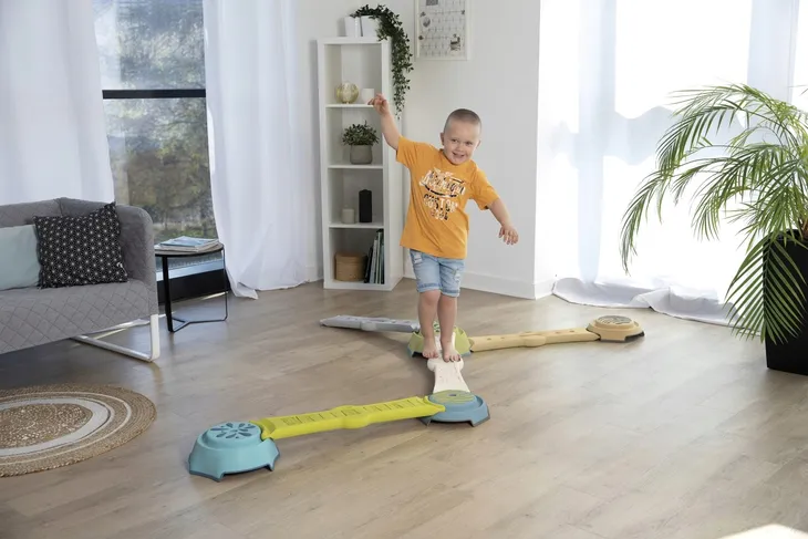 smoby-rownowaznia-smoby-wiek-dziecka-2-lata
