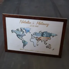 mapa-swiata-na-pieniadze-prezent-dla-pary-mlodej