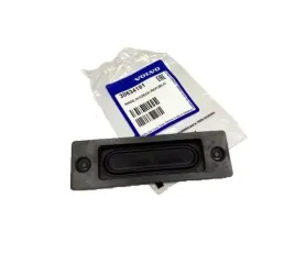 przycisk-zamka-bagaznika-30634191-oryginalny-volvo-c70-s40-s80-v50-xc60