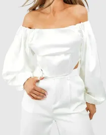 xc22306-boohoo-bialy-satynowy-top-z-odkrytymi-ramionami-11-m