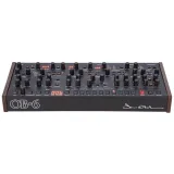 sequential-ob-6-desktop-syntezator-analogowy