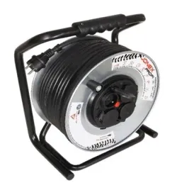 przedluzacz-bebnowy-ip44-4-gniazda-z-uziemieniem-2