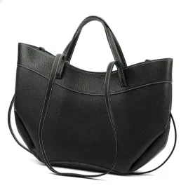 torebka-skorzana-damska-lodka-vera-pelle-czarna-shopper-na-ramie-elegancka