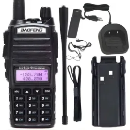 krotkofalowka-baofeng-uv-82-duzy-zasieg-do-15km-latarka-2800mah