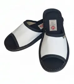 kapcie-damskie-pantofle-klasyczne-klapki-odkryte-maximus-bialo-czarny-r-41