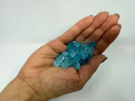 grys-szklany-turkusowy-7-20-mm-dekoracja-wnetrza-i-ogrodu-10-kg