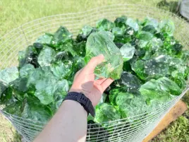 dekoracyjne-bryly-szklane-turkusowo-zielone-dwukolorowe-lawa-4-8-cm-25kg