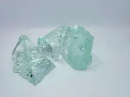 kamienie-ogrodowe-turkusowe-6-10-cm-bryly-szklane-dekoracyjne-1kg