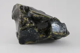 kamienie-ogrodowe-do-ogrodzenia-czarne-rozmiar-6-10-cm-bryly-szklane-1000kg