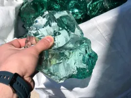 bryly-szklane-zielono-turkusowe-4-8-cm-kamienie-ogrodowe-obrzeza-500kg