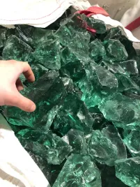 szklo-dekoracyjne-do-ogrodu-zielono-turkusowe-4-8-cm-brylki-1000kg