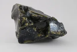 kamienie-ogrodowe-do-gabionu-czarne-6-10-cm-bryly-szklane-500kg