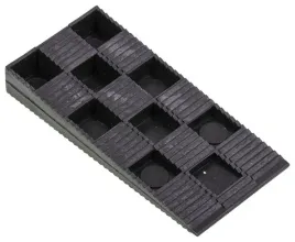 kliny-montazowe-pcv-do-drzwi-okien-maly-14x43x93mm-10-sztuk