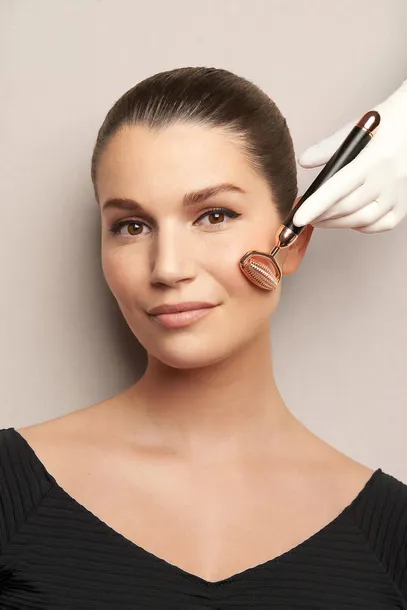 micro-wibrujacy-roller-ridoki-2w1-marka-ella-bache