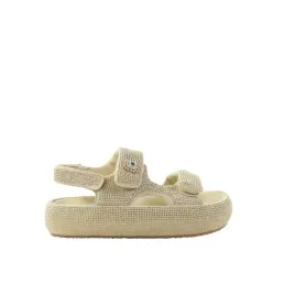 damskie-bezowe-blyszczace-sandaly-z-regulacja-goe-tt2n4101-40