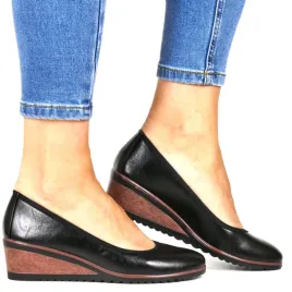 polbuty-damskie-na-koturnie-vinceza-58628-czarne