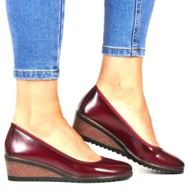 polbuty-damskie-na-koturnie-vinceza-58628-czerwone