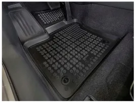 komplet-dywanikow-dywaniki-gumowe-bmw-1-f70-2024-