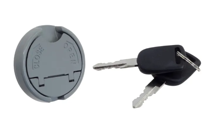 korek-wlewu-z-kluczykami-do-gtr