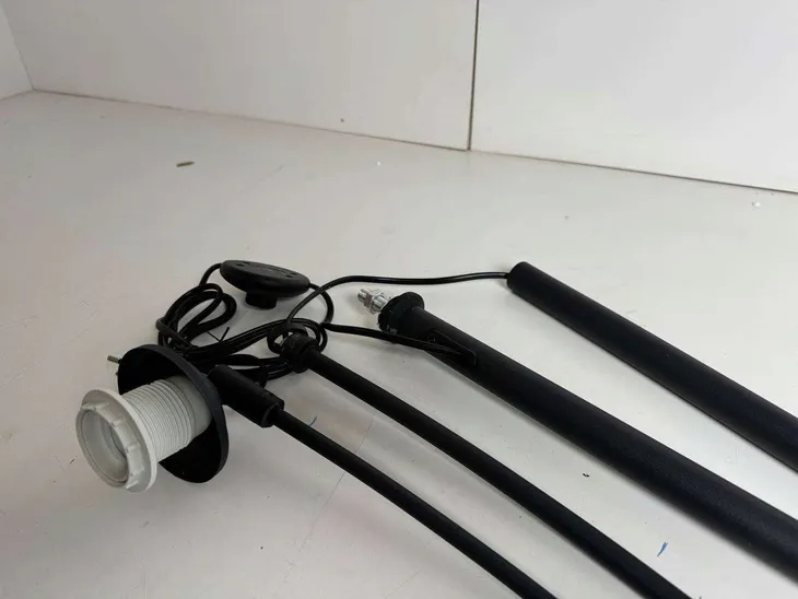 lampa-versanora-vsnr1029-stan-powystawowy-produkt-wprowadzony-do-obrotu-na-terenie-ue-przed-13-12-2024-nie