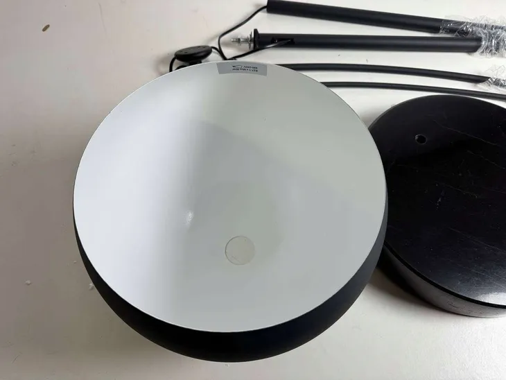 lampa-versanora-vsnr1029-stan-powystawowy-zawiera-baterie-nie