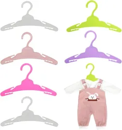 wieszaki-na-ubranka-dla-lalek-akcesoria-6x-do-domku-kolorowe-zestaw-prezent