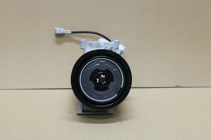 kompresor-klimatyzacja-denso-dcp23032-stan-nowy-numer-katalogowy-oryginalu-renault-7711497568