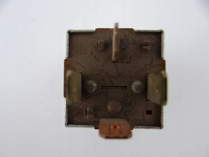 przekaznik-abs-hella-4ra-933-332-531-producent-czesci-hella