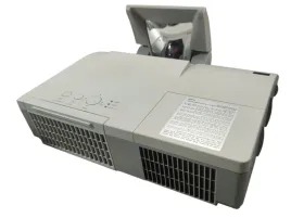 projektor-hitachi-ed-a220n-or-3lcd-or-xga-or-2200-ansi-or-ultrakrotki-rzut