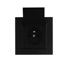 karea-gniazdo-z-klapka-i-uszczelka-ip44-z-ramka-czarny-mat-56054b13-makel