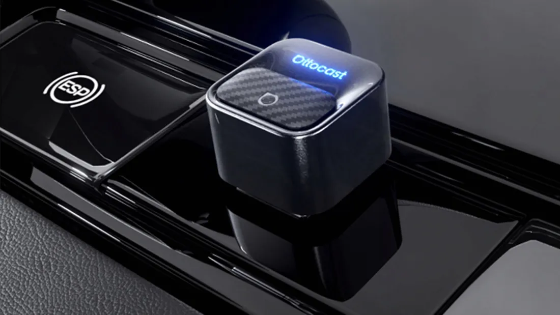 adapter-samochodowy-ottocast-mini-core-usb-przycisk-carplay-android-auto
