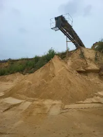 piasek-naturalny-25kg-workowany-z-kopalni-wielokolorowy