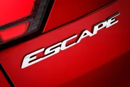 napis-logo-escape-na-klape-bagaznika-kuga-2020-2603307-lj6b-s43156-ab