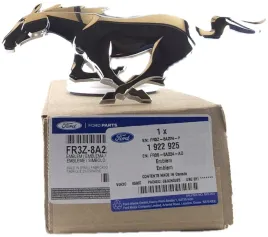 emblemat-przod-srebrny-kon-mustang-2015-2019-1922925-fr3b-8a224-ad