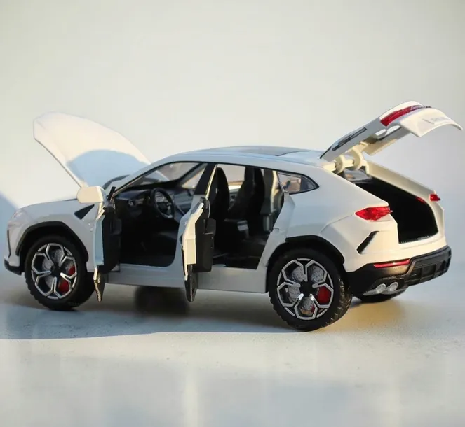 model-1-24-lamborgini-urus-suv-bialy-stan-nowy