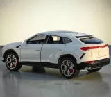 model-1-24-lamborgini-urus-suv-bialy-stan-nowy-stan-opakowania-oryginalne