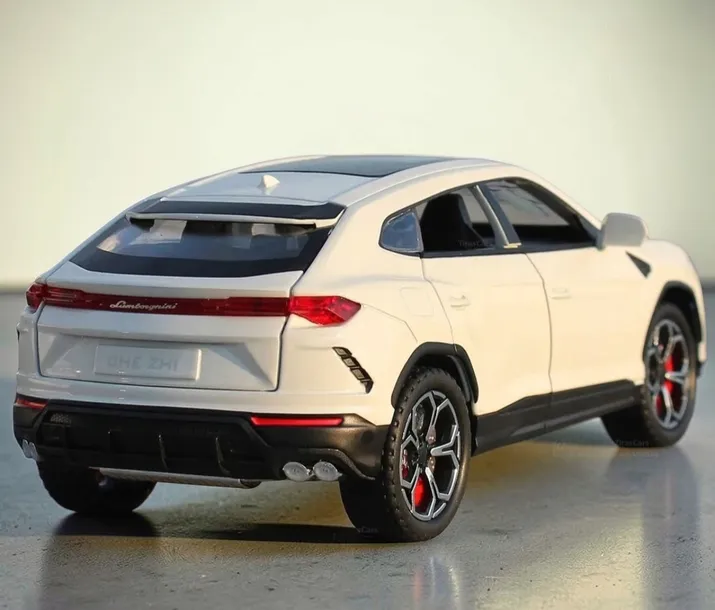 model-1-24-lamborgini-urus-suv-bialy-stan-nowy-wiek-6-lat